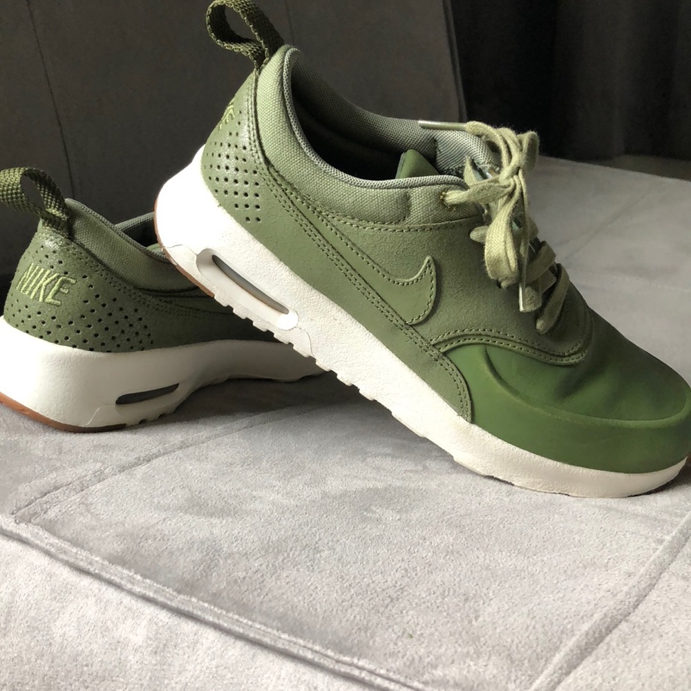 NIKE green Air Max Thea